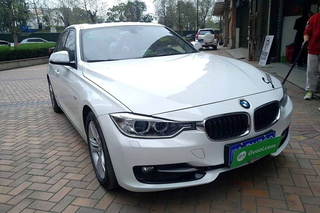 {京世博娛樂}(宝马3系325lim曜夜运动款落地价)